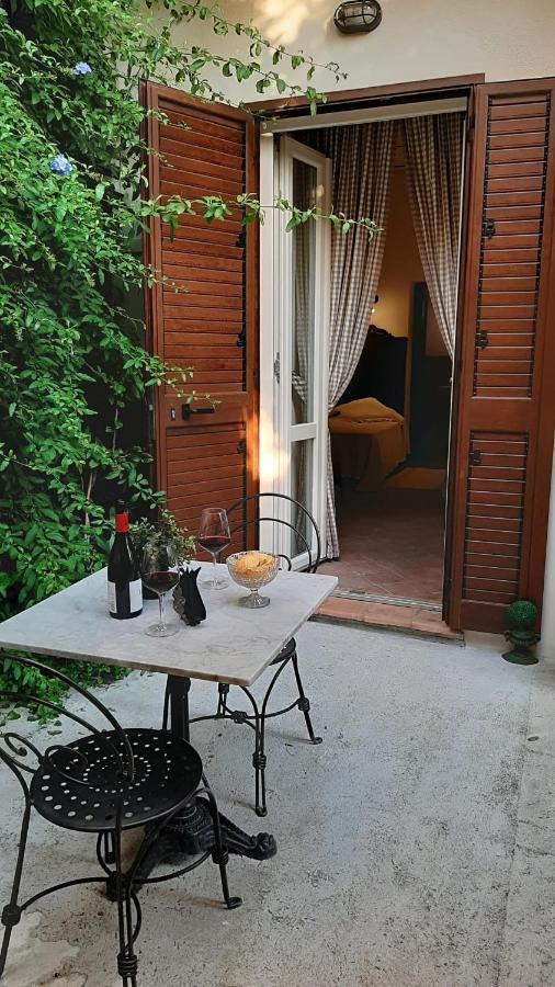 B&B Del Giglio Cefalù Exteriör bild