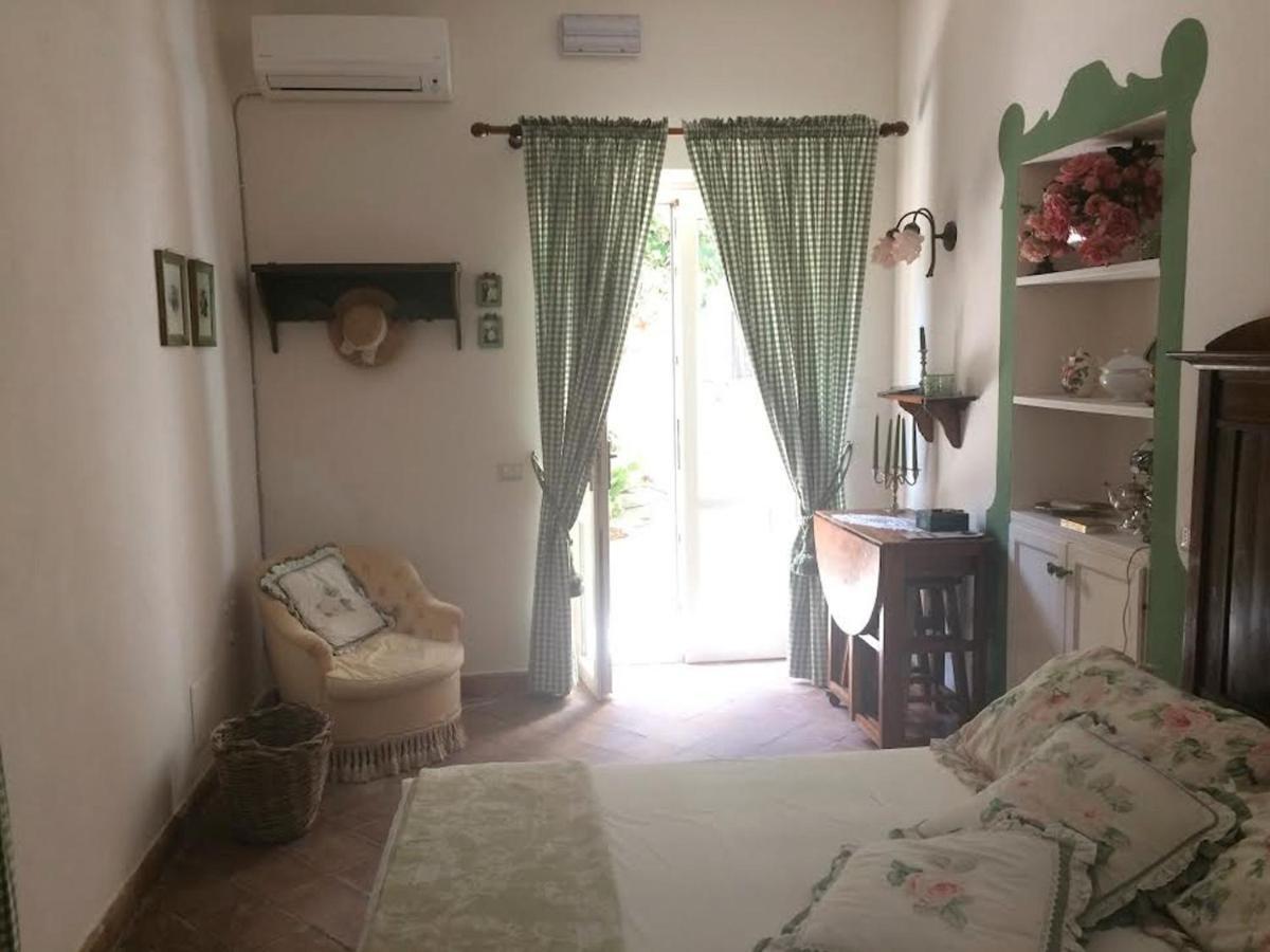 B&B Del Giglio Cefalù Exteriör bild